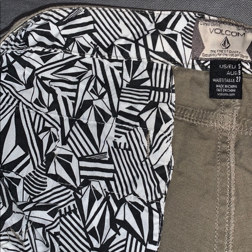 Volcom Shorts - Picture 4 of 5